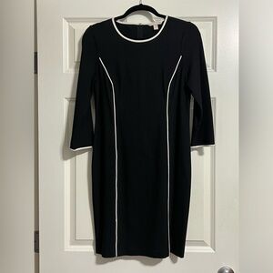 Banana Republic pin striped. 66% Rayon 20%. Nylon 5% Spandex